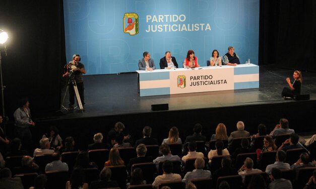 Cristina Kirchner pone primera en el PJ | Reunión en la sede de Matheu con la cabeza en las elecciones