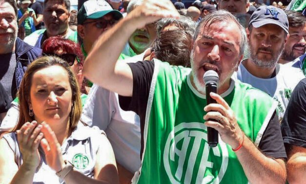 Los estatales definen un paro nacional por los despidos y para exigir la reapertura de paritarias | ATE realizará un plenario el próximo martes
