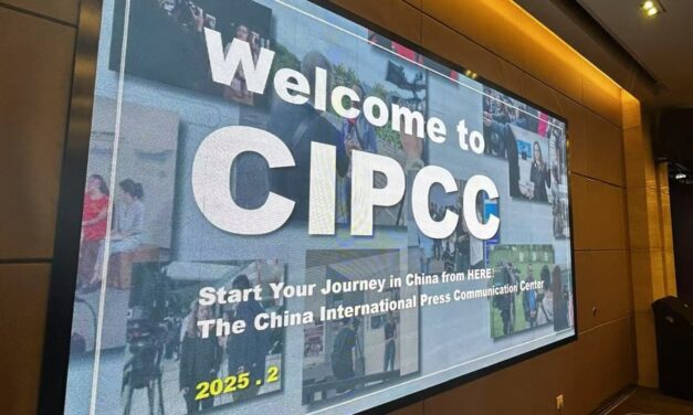 El Grupo Octubre en el Centro de Comunicación de Prensa Internacional de China | Intercambio de experiencias en el campo del periodismo