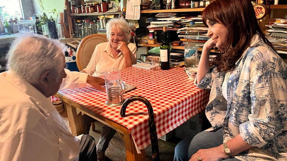 «Le recomendé que se hiciera caudilla de los pibes»: Pepe Mujica contó detalles de su reunión con Cristina Kirchner | Los roles de liderazgo, las nuevas generaciones y el avance de la ultraderecha