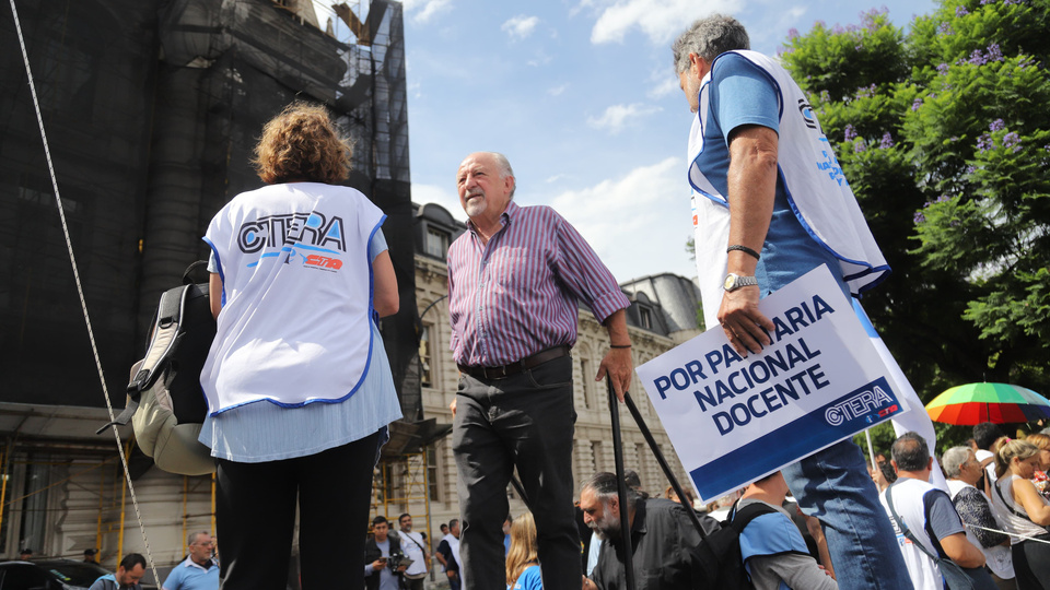 Los gremios docentes de la CGT levantaron el paro del 5 de marzo | Hubo un «acercamiento» para discutir salarios