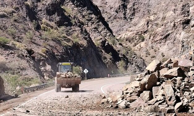 Derrumbes y aludes en la Ruta 150: trabajan en la zona y piden máxima precaución