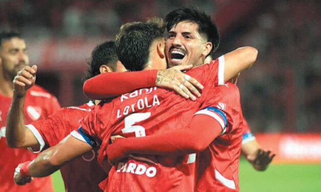 Fiesta roja: Independiente gana, gusta y golea, y sus hinchas se ilusionan