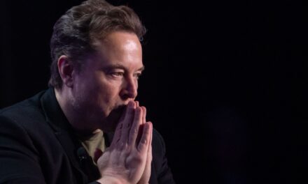 Elon Musk denunció un «ciberataque masivo» contra X