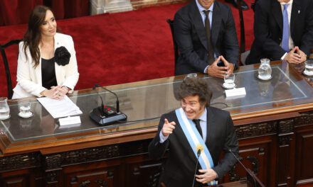 Con Axel Kicillof como enemigo, Javier Milei apuesta al punitivismo para ganar la agenda | Mano dura y polarización, el plan de acción de la Casa Rosada 