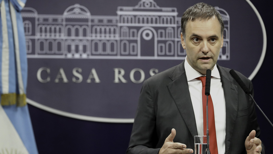 El Gobierno implementará medidas para restringir la libertad de prensa en Casa Rosada | Un botón para silenciar y un show para expulsar periodistas 