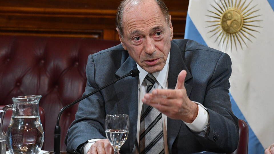 Declaración de juristas ante el ataque de Milei contra Zaffaroni