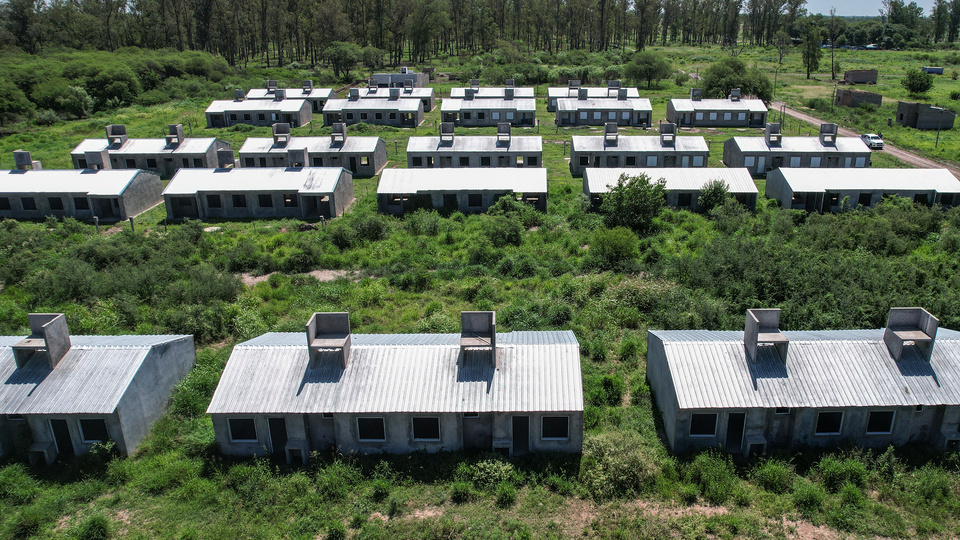 Un abrazo contra la destrucción | Trabajadores de la exsecretaría de Hábitat y Vivienda se movilizan el lunes 