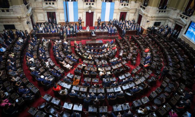El DNU para lograr un acuerdo con el FMI llega al Congreso | La bicameral de Trámite Legislativo lo tratará este jueves