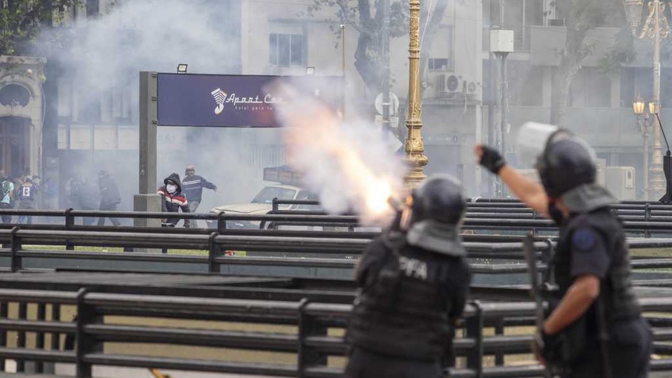 El Gobierno festeja su brutal represión