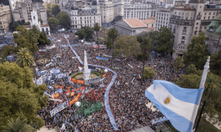 El Gobierno prohibió el uso de drones sobre Plaza de Mayo y Olivos | Sugestiva restricción que sale a la luz luego de la represión en Congreso