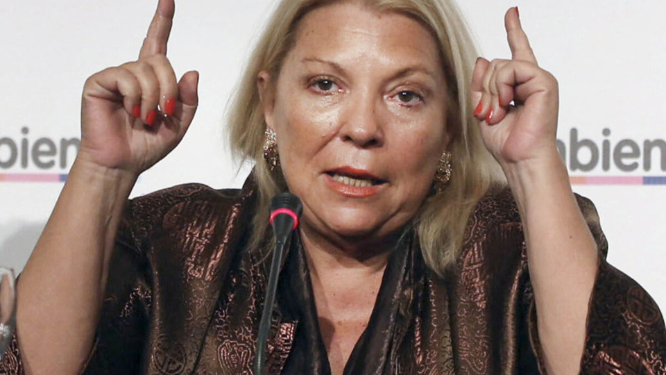 Carrió se mostró a favor del DNU para el acuerdo con el Fondo | Afirmó que si no se firma, se beneficiarán «los grupos devaluacionistas» 