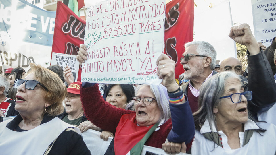 Políticos, artistas y organismos de DD.HH. exigen que se «garantice la libertad de manifestación» | Petitorio en la previa de la marcha de jubilados de este miércoles