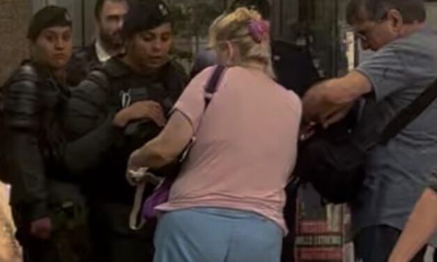 La maniobra del Gobierno para bloquear la llegada de manifestantes | Después de prometer represión en los andenes del tren