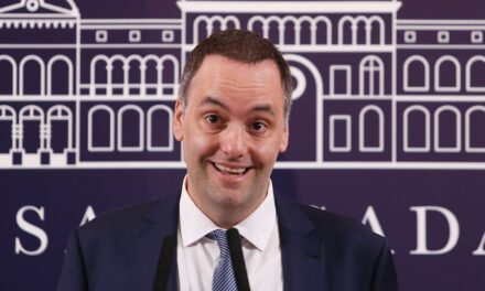 Manuel Adorni defendió a Patricia Bullrich y aseugró que «debería ser condecorada» | Calificó la represión como un «ejemplo de excelencia»