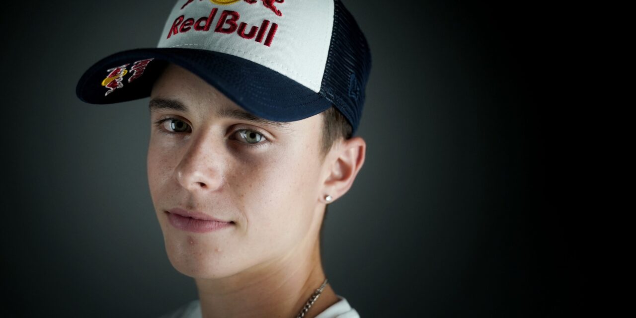 A los 17 años está a solo dos pasos de llegar al MotoGP