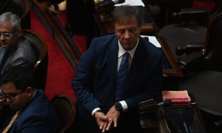 «No soy besuqueiro», respondió Oscar Zago cuando le preguntaron por la insólita propuesta de Almirón de darle un pico