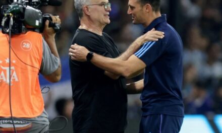 Scaloni quiere bajar del póster a Bielsa para tomarse revancha de la masterclass del Loco en la Bombonera
