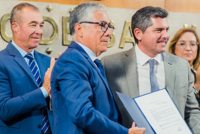 El Gobierno entregará móviles para reforzar la seguridad y anunciará ascensos en el Servicio Penitenciario