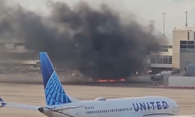 Un avión de línea se prendió fuego en el aeropuerto de Denver