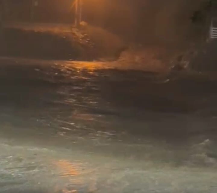 URGENTE: Fuerte temporal en Valle Fértil deja dos familias evacuadas.