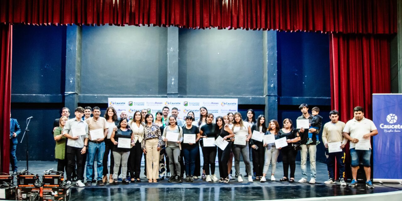 Romina Rosas entregó certificados y dio inicio a nuevos talleres de empleo