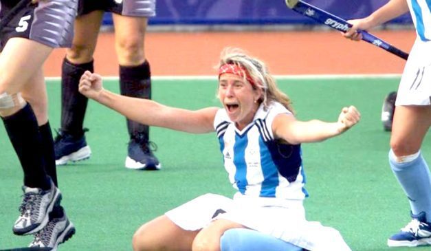 ENTREVISTA EXCLUSIVA CON VANINA ONETO»La vida en equipo es lo que me ha enseñado el hockey»