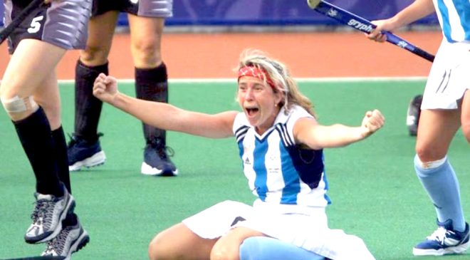 ENTREVISTA EXCLUSIVA CON VANINA ONETO»La vida en equipo es lo que me ha enseñado el hockey»