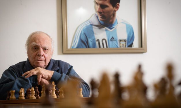 La gloriosa historia de una leyenda viva del ajedrez mundial, con anécdotas imperdibles