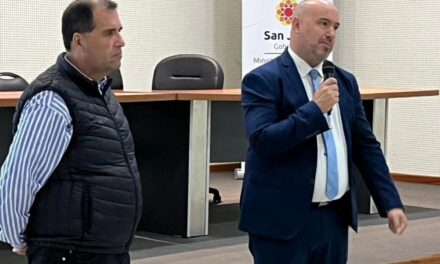 Turismo,Cultura y Deporte realizan capacitación a personal policial