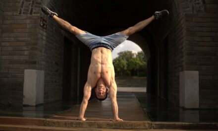 el ejercicio que combina fuerza, movilidad y bienestar emocional