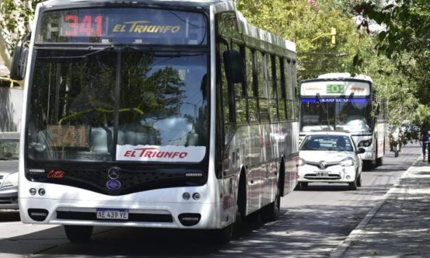 Choferes de colectivos protestaron por la refinanciación de sueldos