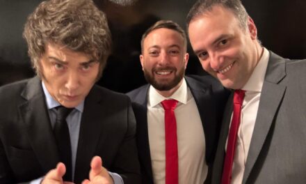 Agustín Laje negó haber cobrado 50 mil dólares por el video del Día de la Memoria y Milei salió a respaldarlo