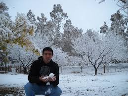 El Padre Rodrigo Robles y su lucha contra las adicciones en Valle Fértil: Un llamado urgente