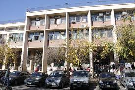 Desvío de fondos en la Bolsa de Comercio: una exempleada evitó la condena con un pago millonario