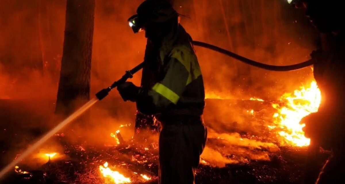 Devastadores tornados de fuego azotan Corea del Sur en medio de incendios forestales
