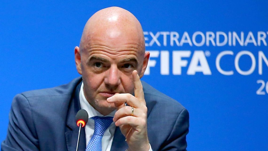 Infantino se «olvidó» de nombrar a uno de los grandes del fútbol argentino que jugará el Mundial de Clubes y generó polémica.
