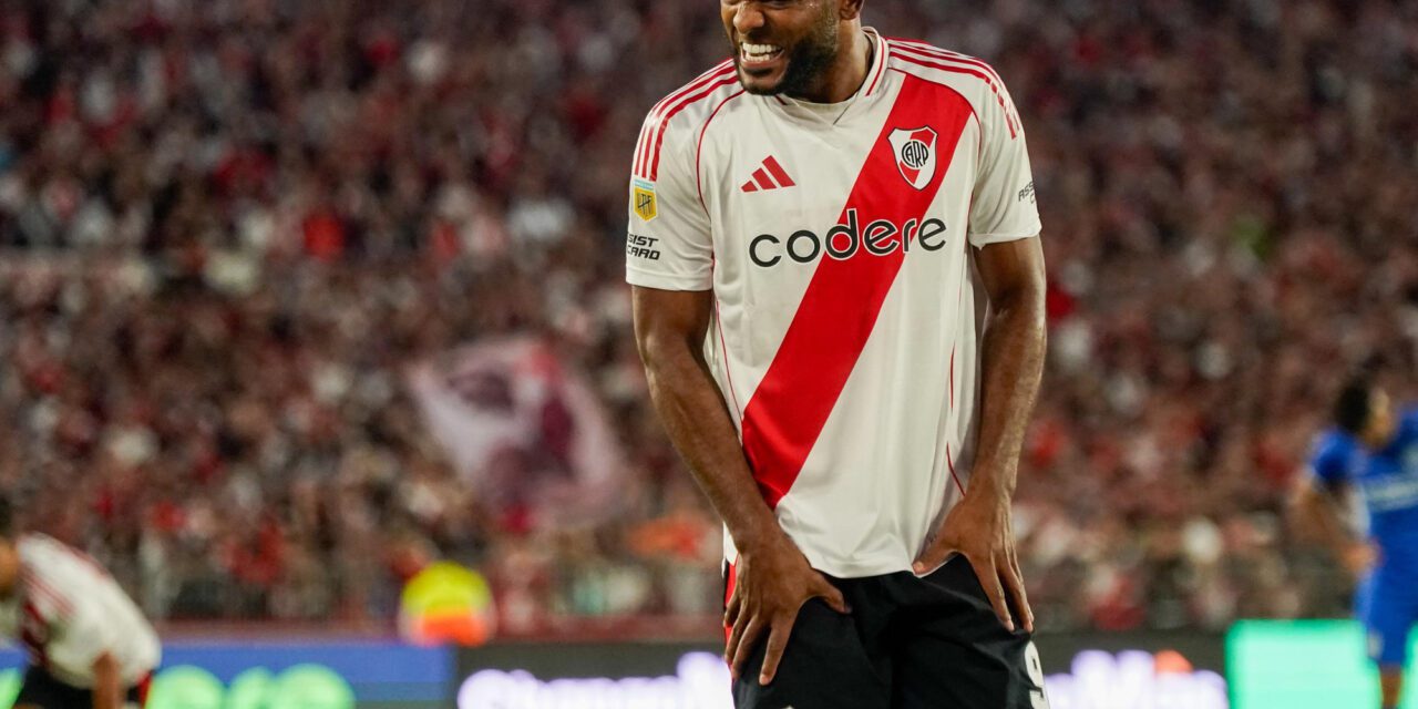 ¿Qué le pasa al depredador del gol colombiano de River?