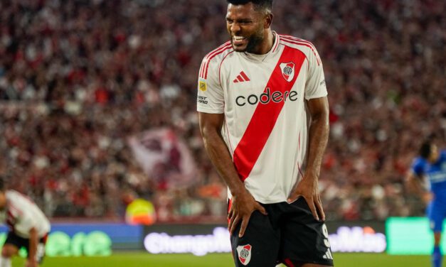 ¿Qué le pasa al depredador del gol colombiano de River?