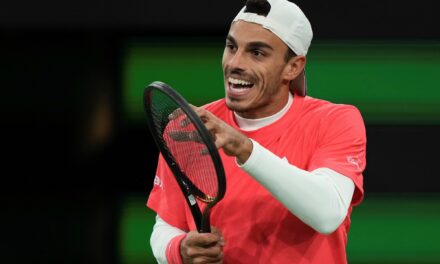 Fran Cerúndolo dejó pasar sus chances y no pudo con la magia de Carlos Alcaraz