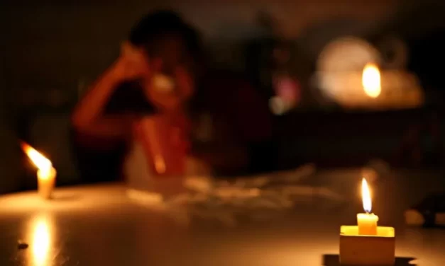 Una noche a oscuras: El hartazgo de los vecinos de Valle Fértil por los constantes apagones