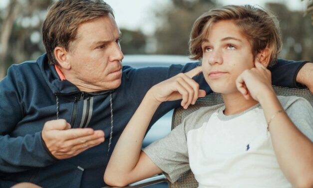 Cómo ayudar a los adolescentes ansiosos a sentirse seguros y tranquilos: consejos prácticos para padres