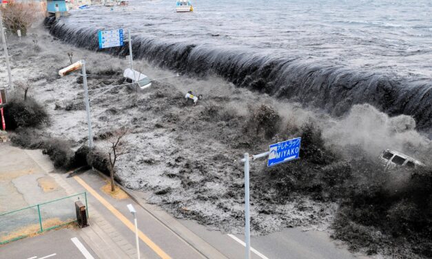 Unas 300.000 personas podrían morir en Japón si se produce un megaterremoto, según un informe oficial
