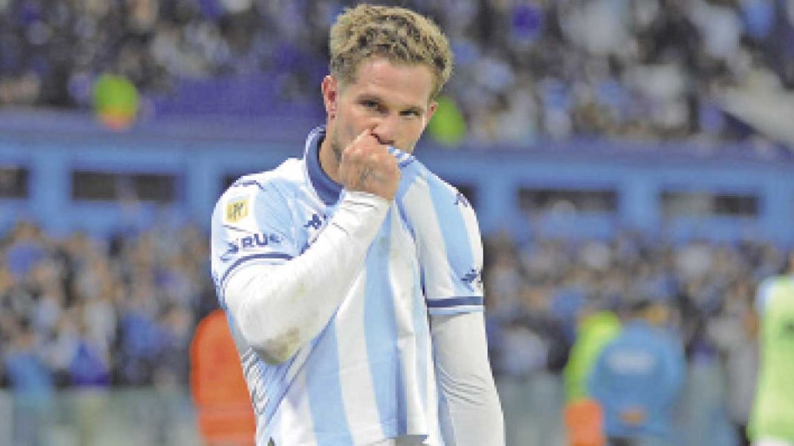 A lo Racing: sufrió de más, pero se acomodó para pasar a octavos