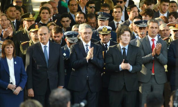 «Cipayo», «traidor» y «funcional a los ingleses»: las críticas a Milei por su discurso sobre Malvinas