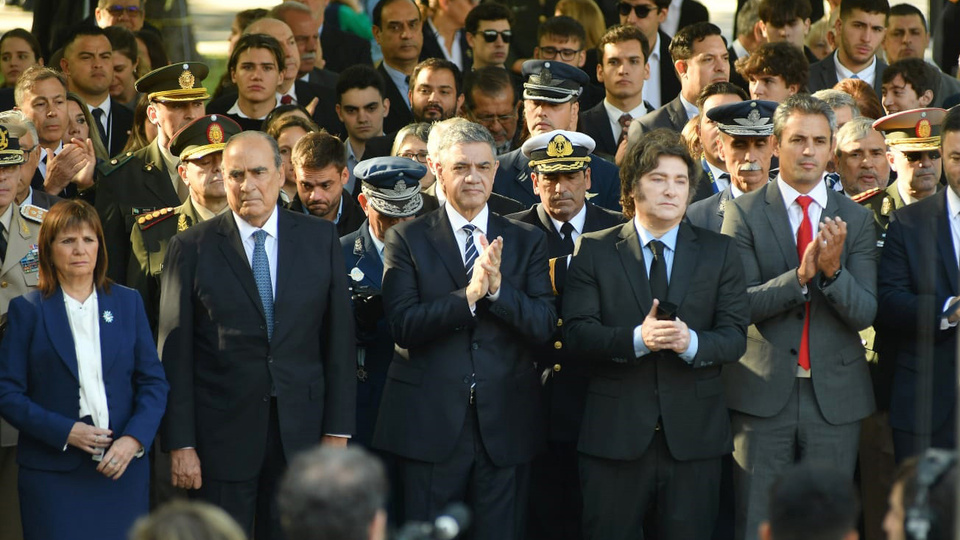 «Cipayo», «traidor» y «funcional a los ingleses»: las críticas a Milei por su discurso sobre Malvinas