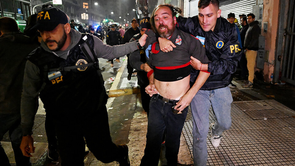 El manual de los jueces para evitar las causas de represión | El caso de un abogado que perdió un ojo por una bala de goma en febrero del 2024