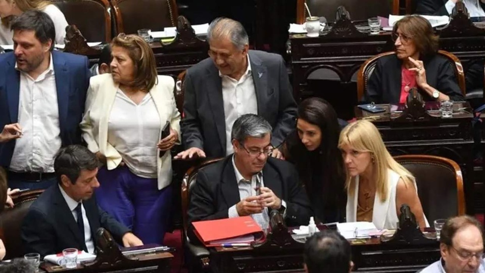 El Congreso vuelve a desafiar al Gobierno de Javier Milei | Diputados tratará el criptogate y mejoras para los jubilados y jubiladas