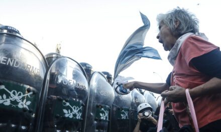 Marcha de jubilados: la Justicia porteña pone un límite a los operativos de Bullrich