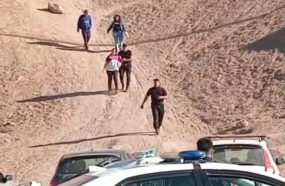 Rescate en el cerro Tres Marías: La policía logró bajar a la joven tras un megaoperativo